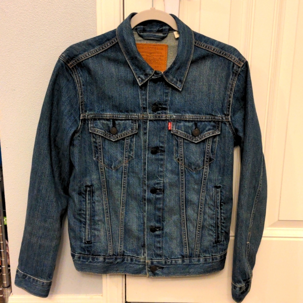 Levi's PREMIUM Trucker Jacket Men's S Blue Wash Denim Jean Excellent Condition